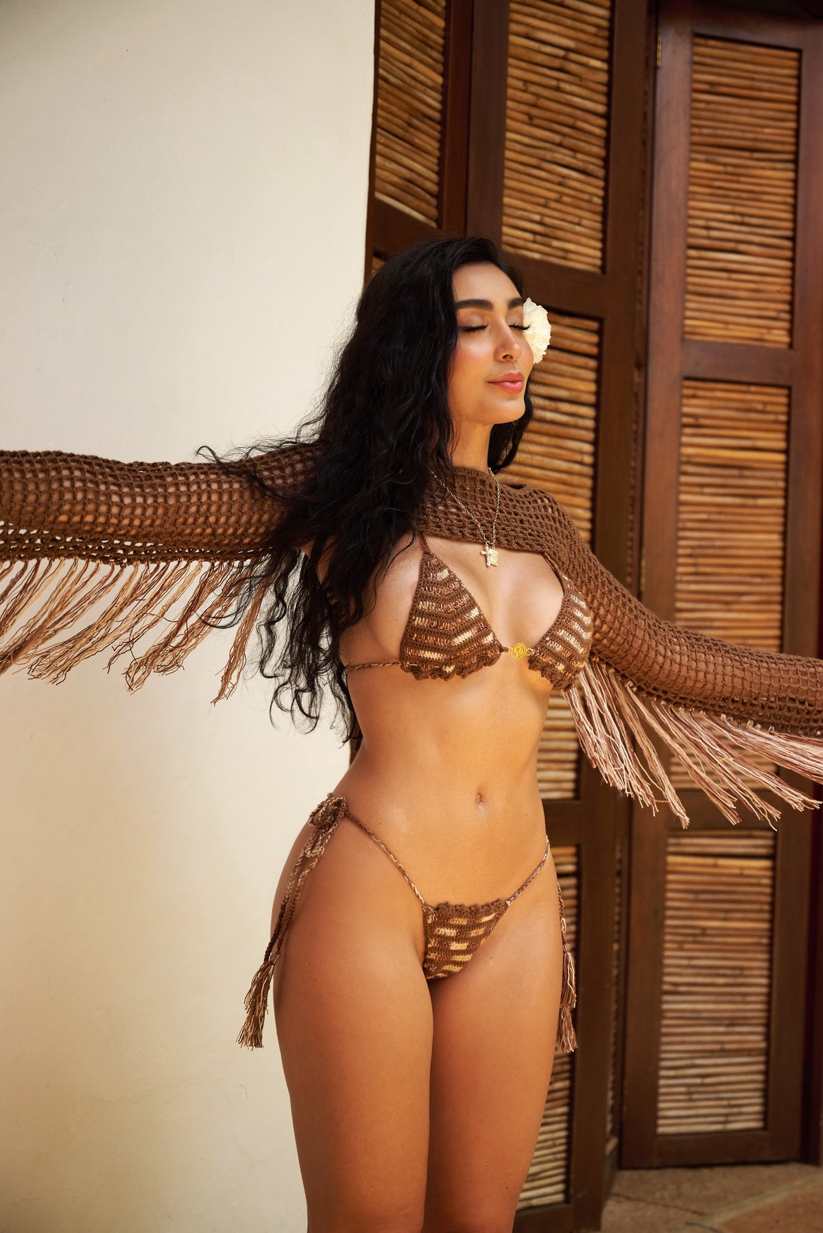 Amaranto Shoulder Shrug Brown