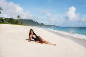 Araw One Piece Black